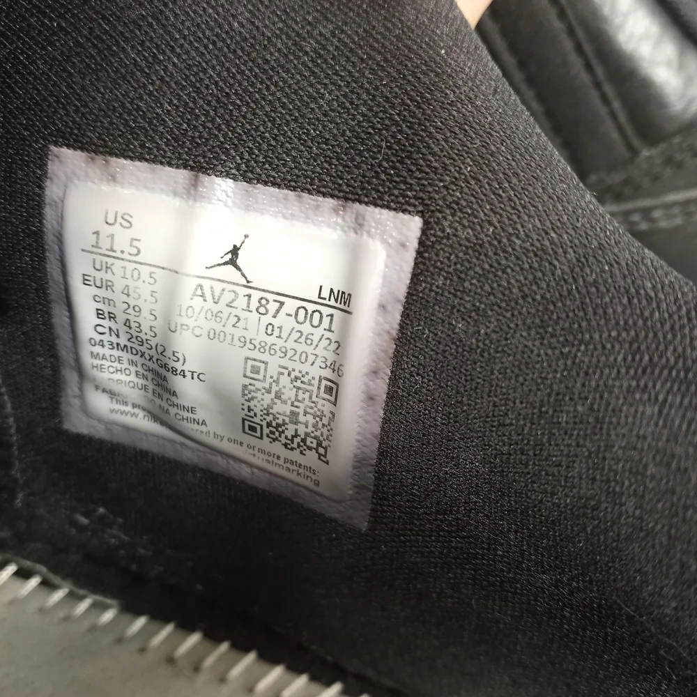 Jordan Retro Low  Basketball Shoes Size 11.5 Jordan Men's Black Sneakers - Picture 3 of 12